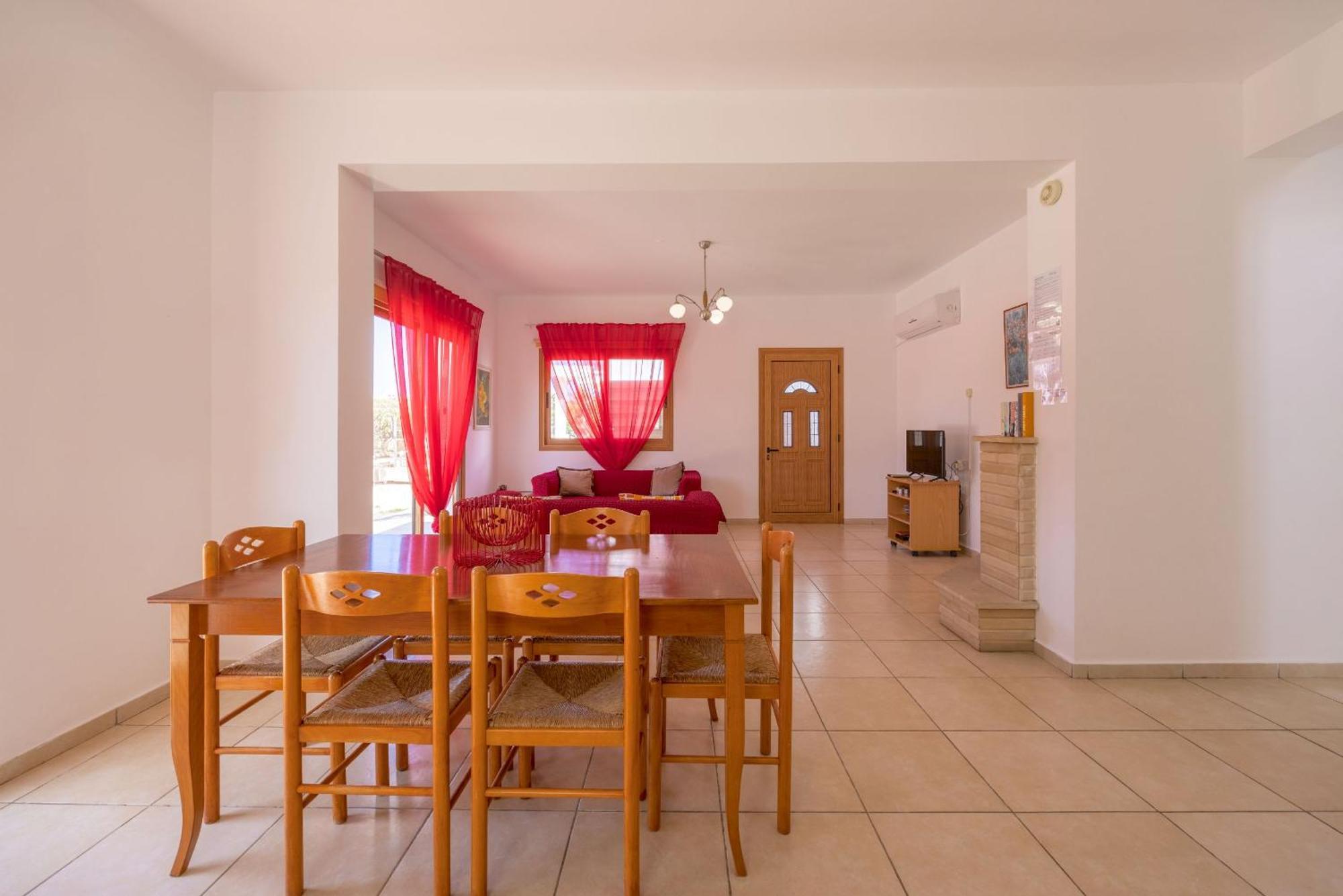 לאצ'י Villa Ira Finiki מראה חיצוני תמונה