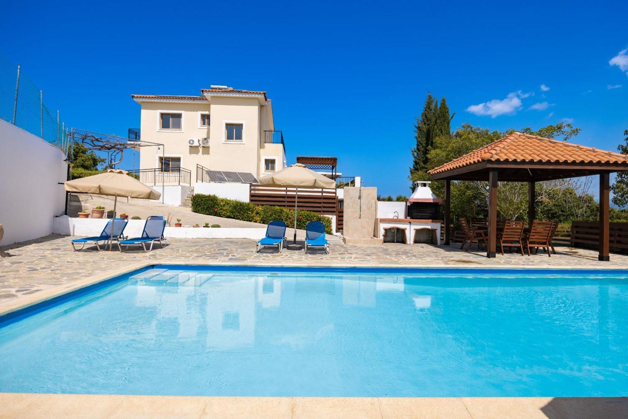 לאצ'י Villa Ira Finiki מראה חיצוני תמונה