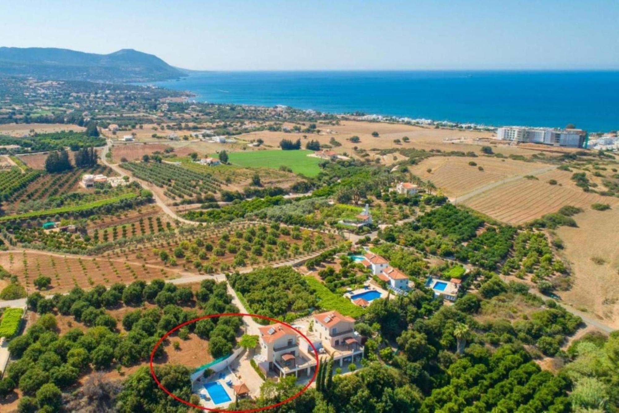 לאצ'י Villa Ira Finiki מראה חיצוני תמונה