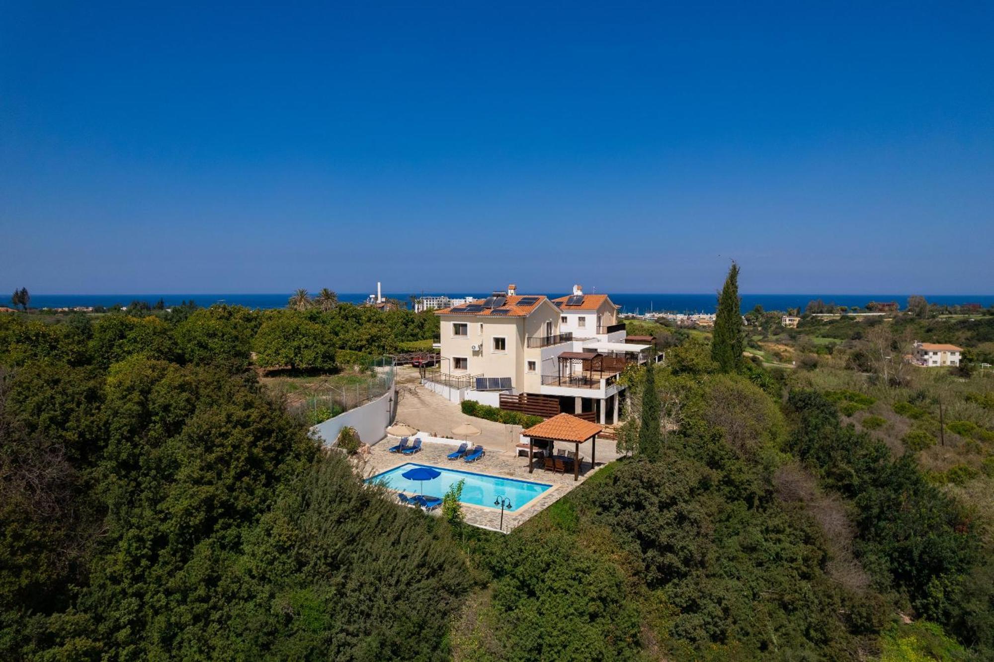לאצ'י Villa Ira Finiki מראה חיצוני תמונה